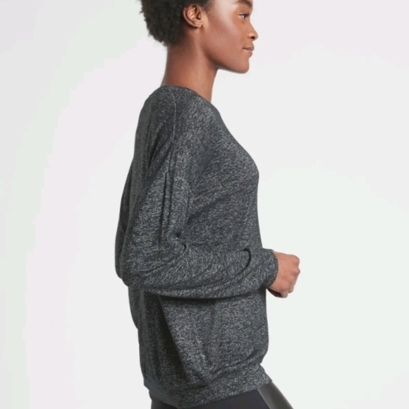 Athleta Mindful long sleeve Pullover Charcoal Grey Heather sz M - Picture 1 of 7